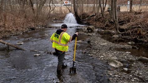 EPA orders rail company to clean up contaminated Ohio derailment site | CBC News