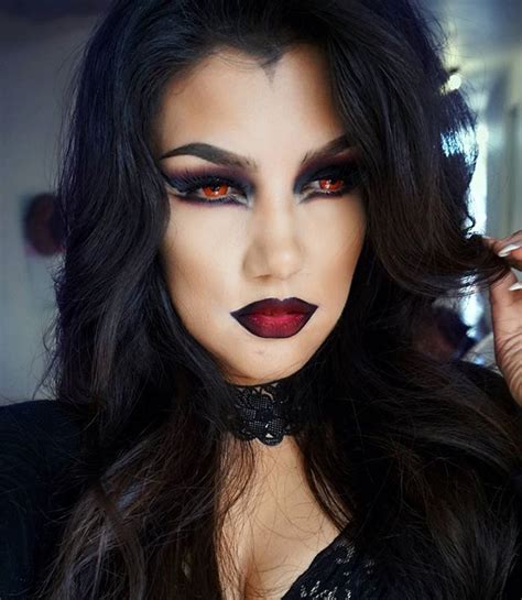 yes my loves, this is my last video tutorial about #halloween of this year...VAMPIRE MAKEUP TUT ...