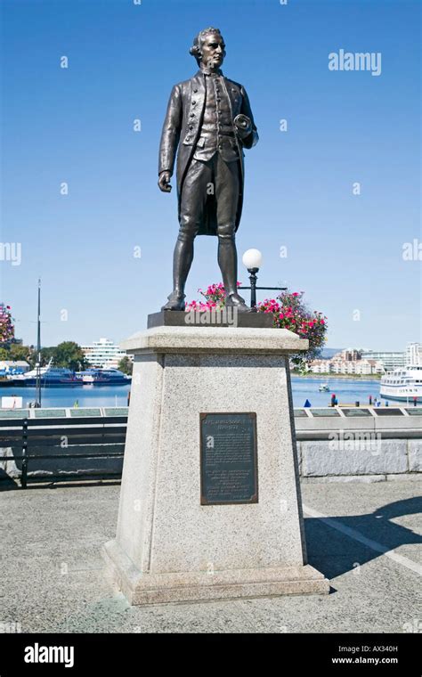 Statue captain james cook vancouver hi-res stock photography and images - Alamy