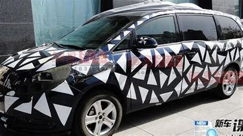 2011 Buick GL8 Minivan Spied in China