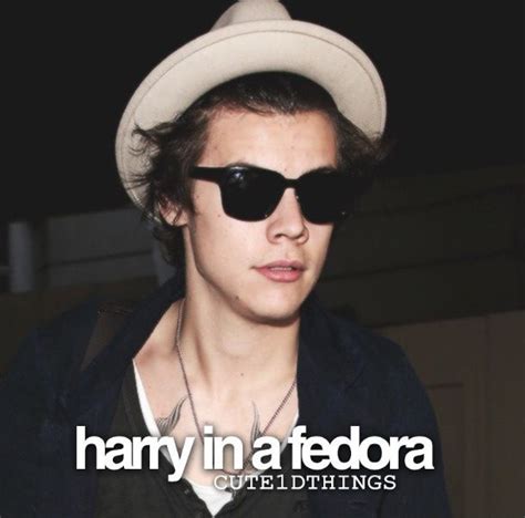 Harry in a fedora | Beautiful person, Harry styles, Pretty face