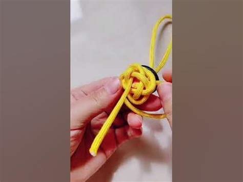 编绳 绳结 纽扣结做成钥匙挂扣 Braided rope, knotted, button knot made into key ...