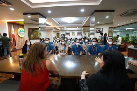 New officers of Las Pinas public school teachers group take oath