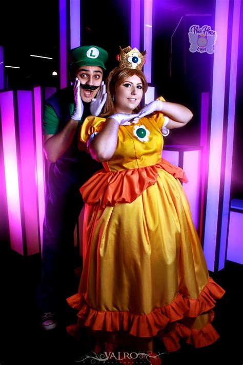 Daisy and Luigi Cosplay | Cosplay, Daisy, Princess peach