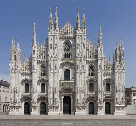 Il Duomo di Milano resta aperto per la preghiera e le celebrazioni ...