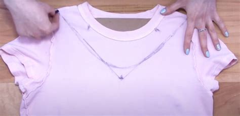 DIY T-shirt Cutting Ideas: 4 Easy No-sew Projects | Upstyle