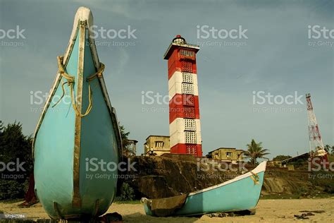 Surathkal Lighthouse Stock Photo - Download Image Now - Mangalore, Karnataka, Beach - iStock