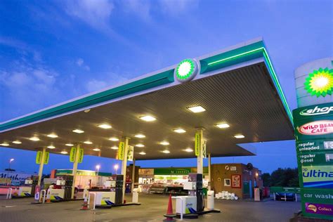 Petrol station opening times on Late May Bank Holiday Monday 2019 – where can I get petrol?