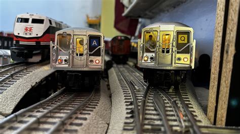 MTH Subway: MTA NYCT 4-Car R40 Slant (A) Train and 4-Car R40 Slant (Q ...