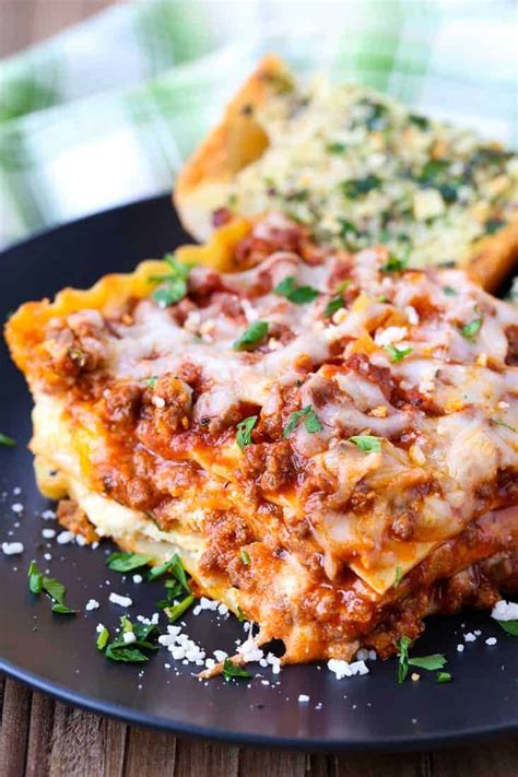 Classic Beef Lasagna - Mantitlement