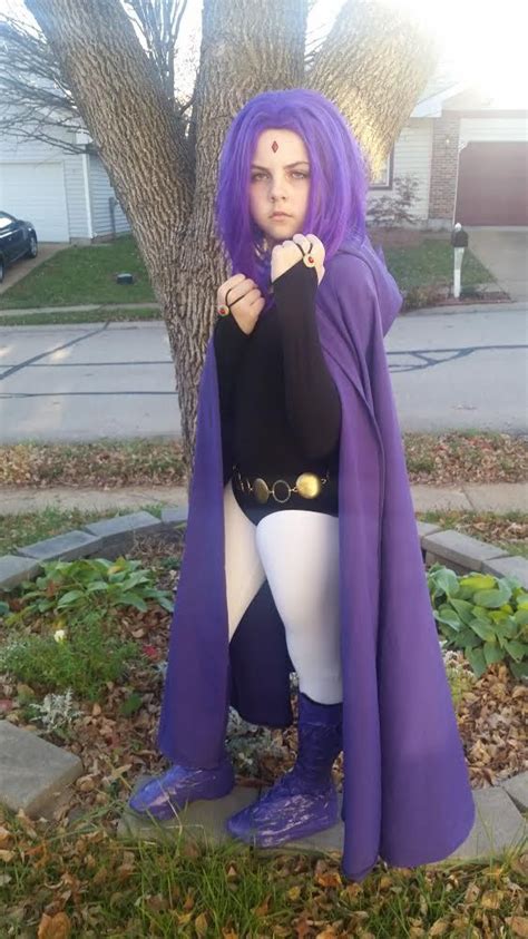 Adorable Raven Cosplayer Shines Bright on Halloween