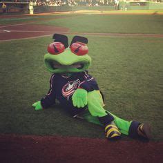 Stinger with his Columbus Clippers mascot friends! #CBJ | Mascot ...