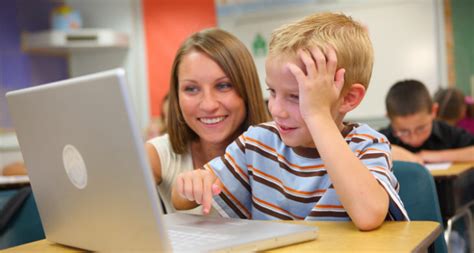 How Laptops in the Classroom Improve Student Learning - Learning Liftoff