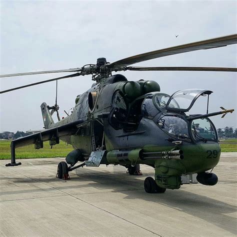 Indonesian Army Mil Mi-35P “Hind-F” | Military helicopter, Military vehicles, Helicopter