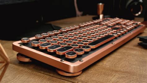 Azio's Posh Retro Classic Keyboard Will Make You Want To Type Forever