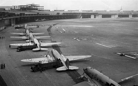 The Aircraft That Moved the Berlin Airlift