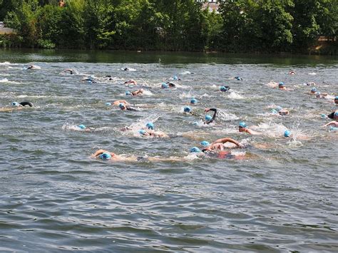 Training Steps & Tips To Improve Your Triathlon Swimming