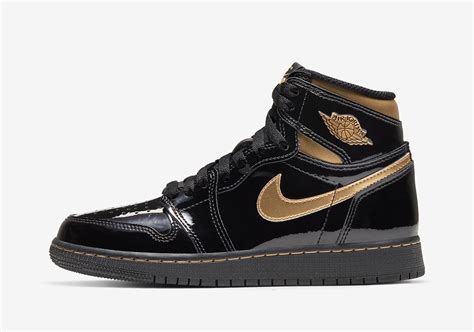 Air Jordan 1 High Black Gold 555088-032 | SneakerNews.com