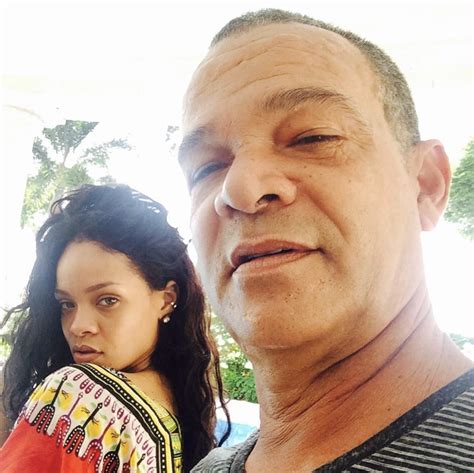 Rhymes With Snitch | Celebrity and Entertainment News | : Rihanna's Father Vows to See Her in Court