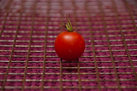 Cherry Tomato | A somewhat random shot of a cherry tomato fr… | Flickr