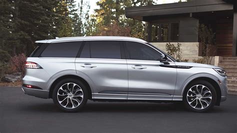 Lincoln's 494-HP Plug-In Hybrid SUV Gets Official MPG Figures