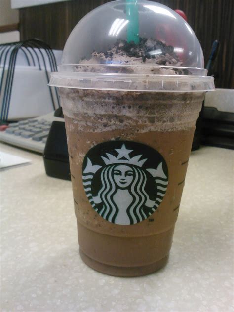 Starbucks Mocha Cookie Crumble Frappuccino Review