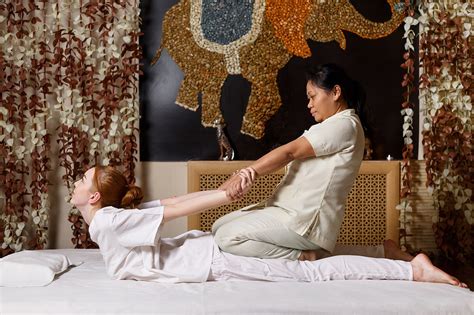 Your First-Time Thai Massage in Phuket - A Guide to Phuket Spas and ...