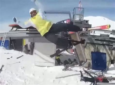 Ski Lift Accident in Gudauri Georgia Sends Riders Flying - Wow Video ...