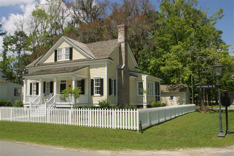 Ford Plantation - Traditional - Exterior - DC Metro - by Carol Martling | Houzz