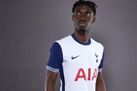 Yves Bissouma and Spurs youngsters react to Archie Gray transfer ...