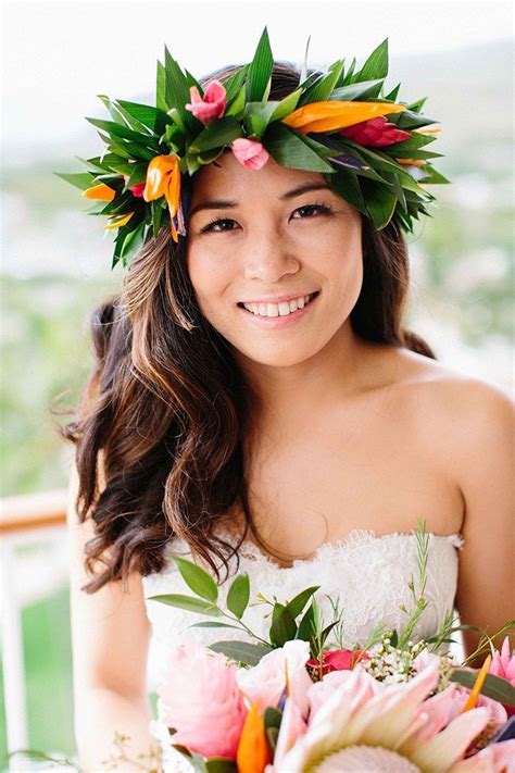 Colorful Wedding in Paradise Celebrating Hawaiian Culture in 2020 | Flowers in hair, Hawaiian ...