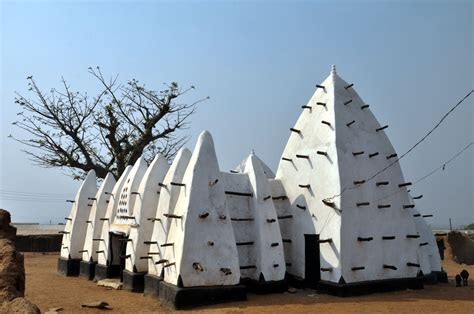 Mosquée de Larabanga — Wikipédia | Mosque, Vernacular architecture, Architecture