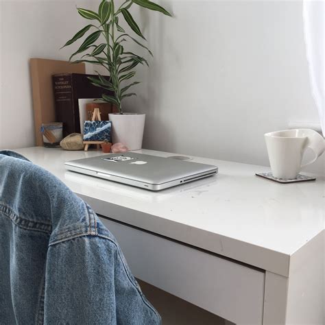 Minimalist Desk with Plants and Tea | Minimalist desk, Study room decor ...