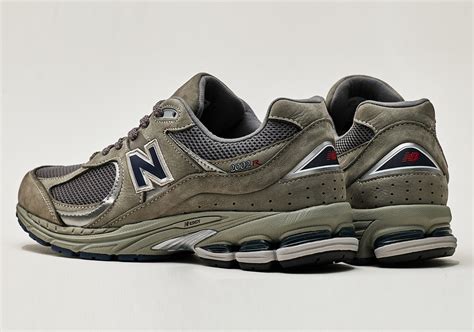 New Balance 2002R Grey Black Release Date | SneakerNews.com