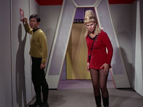 The Star Trek Gallery: The Original Series | Star trek 1966, Star trek images, Star trek crew