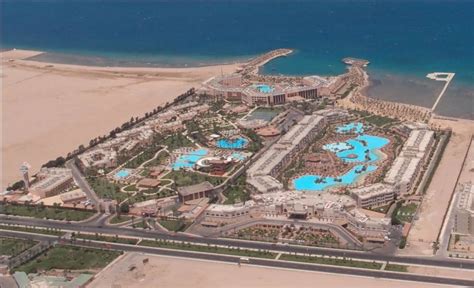 "Im Bild sieht man 2 Anlag..." Beach Albatros Resort (Hurghada) • HolidayCheck (Hurghada/Safaga ...