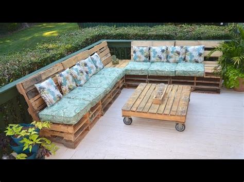 Pallet Corner Sofa Tutorial | Baci Living Room