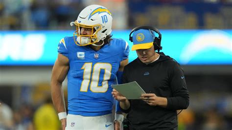 Chargers offensive coordinator Kellen Moore head coach profile | Yardbarker