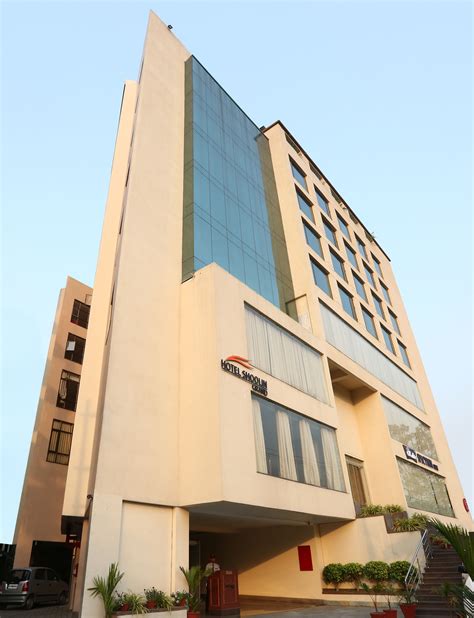 Hotel Shoolin Grand, Guwahati, Assam, India is the best 4 star hotel in Guwahati city, Book now ...