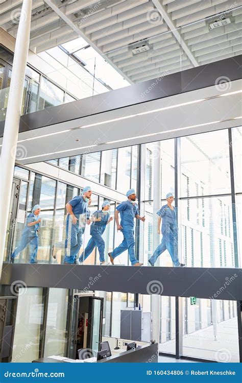 Emergency Doctors Team on the Way To the Emergency Room Stock Photo - Image of hurry, scrubs ...