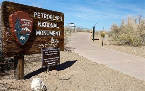 New Mexico National Monuments : Petroglyph National Monument