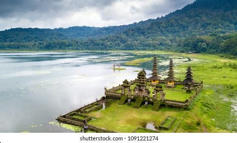 Pura Ulun Danu Tamblingan Photos, Images & Pictures | Shutterstock