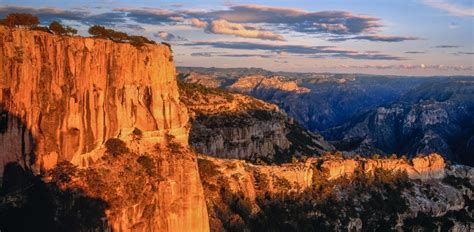 La Barranca del Cobre, ubicada a 2,500 metro sobre el nivel del mar, es uno de los cañones más ...