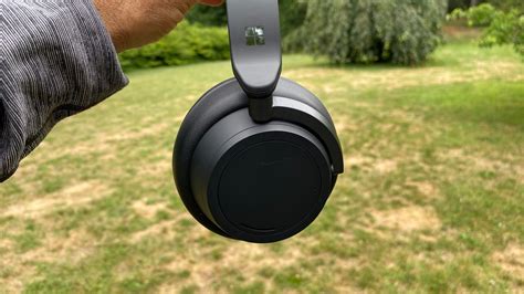 Microsoft Surface Headphones 2 deliver more for less - CNET