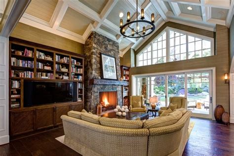 55 + unique cathedral and vaulted ceiling designs in living rooms