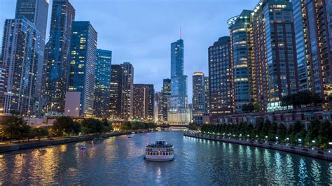 Chicago river cruise wallpaper - backiee