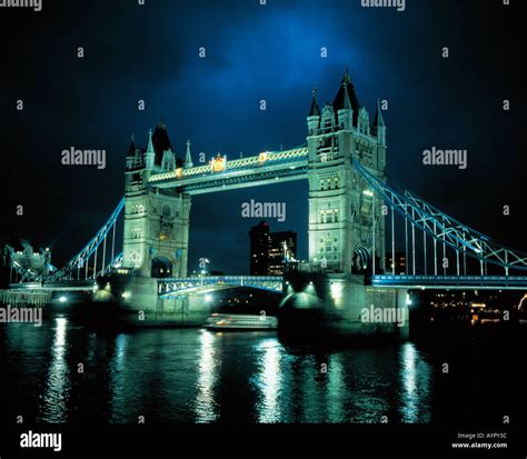 London Bridge at Night Stock Photo - Alamy