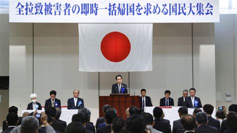 Japan PM vows to swiftly arrange abductee talks with North Korea