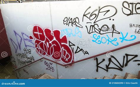 Graffiti in an Underpass with Steps Stock Photo - Image of pattern, graphic: 210604390