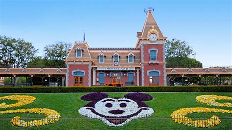 DisneyMouseLinks - The Top 10 Best Rides at the Disneyland Park in ...